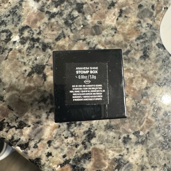 GXVE Beauty "Stomp Box" lipstick - Picture 2 of 6